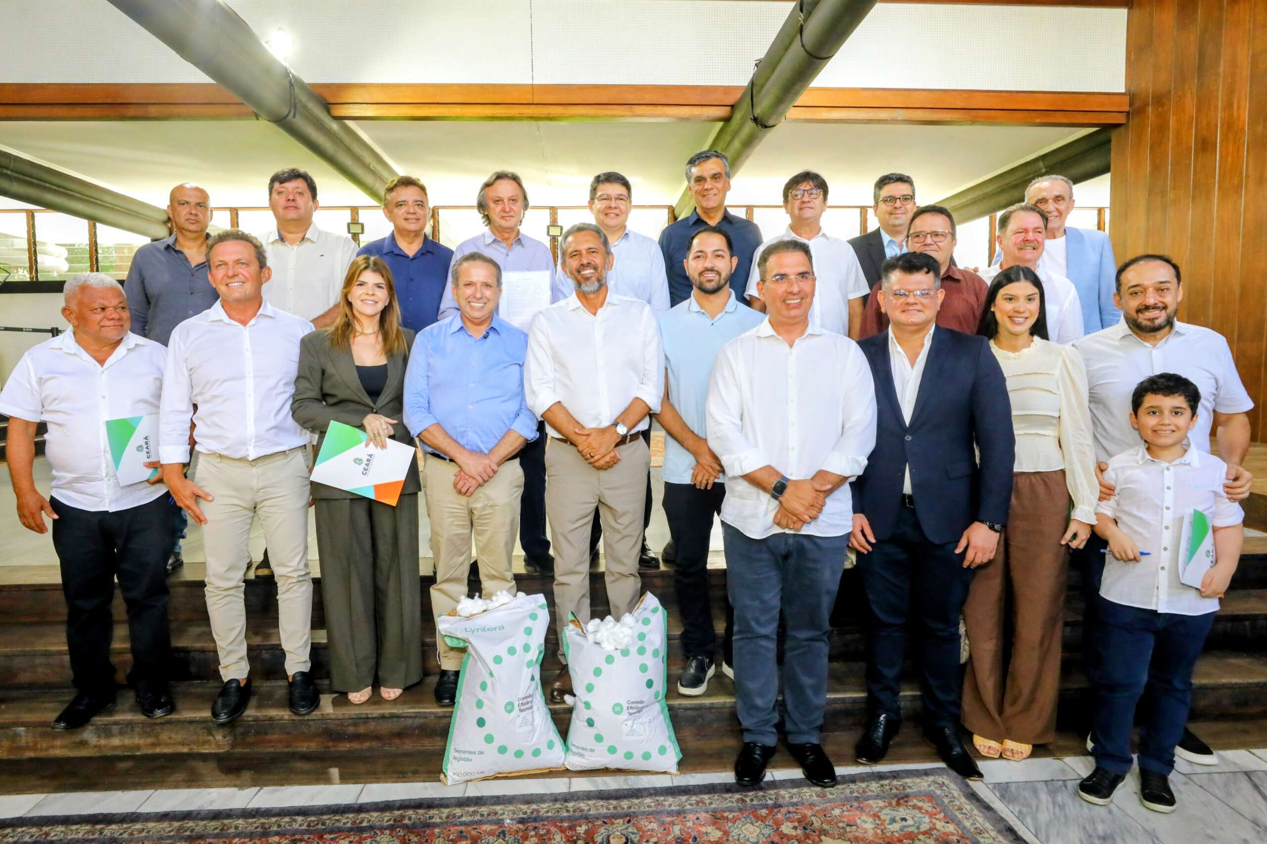 “Oportunidade de ouro”: Programa estadual de revitalização da cotonicultura distribui sementes a municípios cearenses